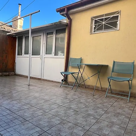 Urban Waves With 2 Bedrooms And Terace *