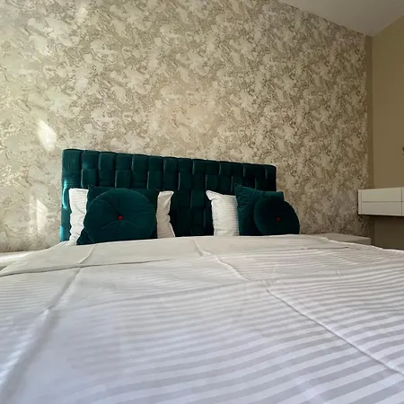 Urban Waves With 2 Bedrooms And Terace *