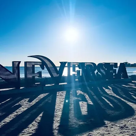 Urban Waves With 2 Bedrooms And Terace * Konstanca