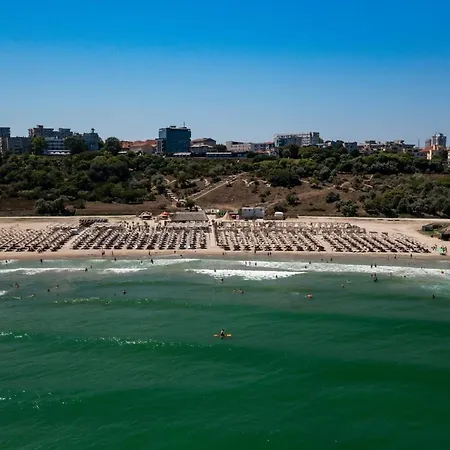 Urban Waves With 2 Bedrooms And Terace * Konstanca